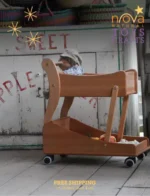 A detailed 3D metal model of a classic locomotive and architectural landmark from the InnovaToys Catalog collection.